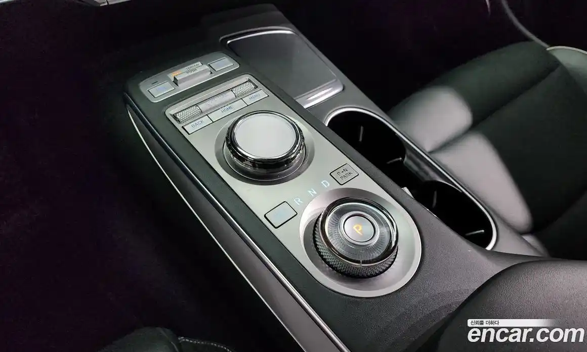 Genesis GV70 2022 0.1 Автомат в Москве № 56362, фото 12