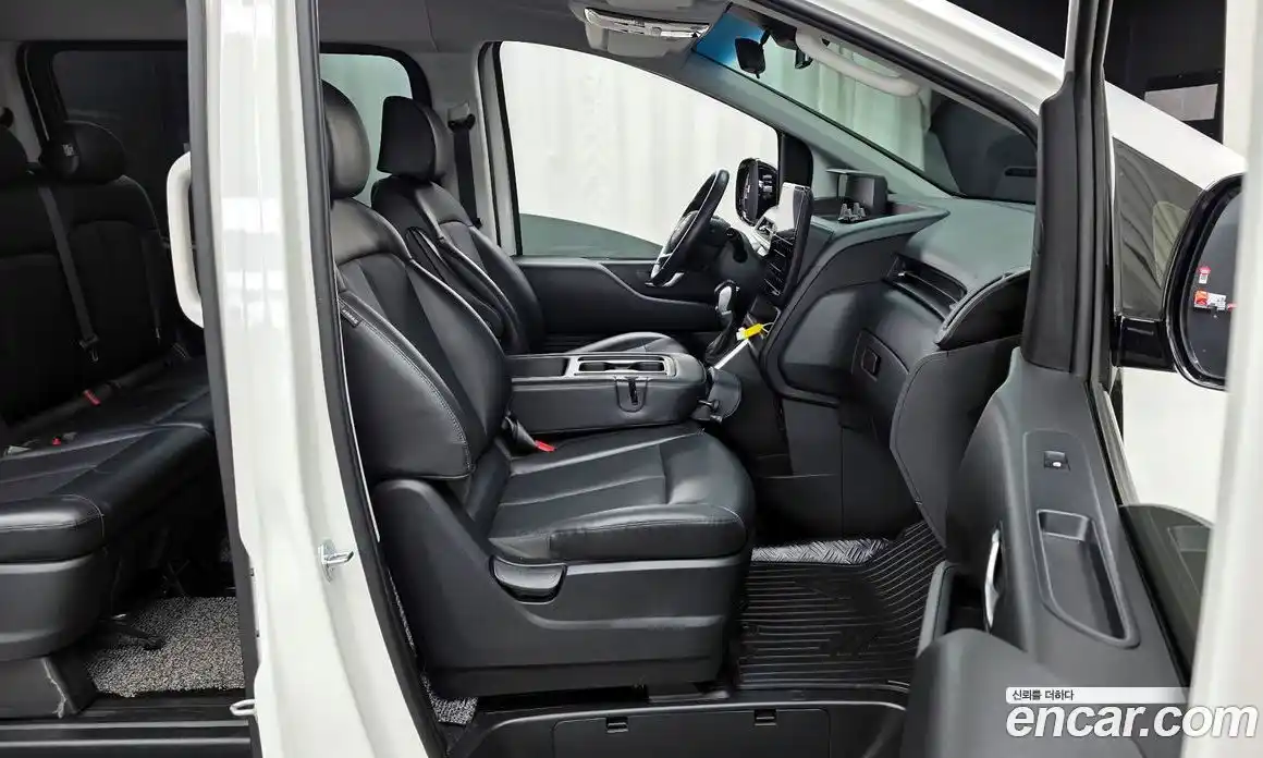 Hyundai Staria 2023 2.2 Автомат в Москве № 6292, фото 11