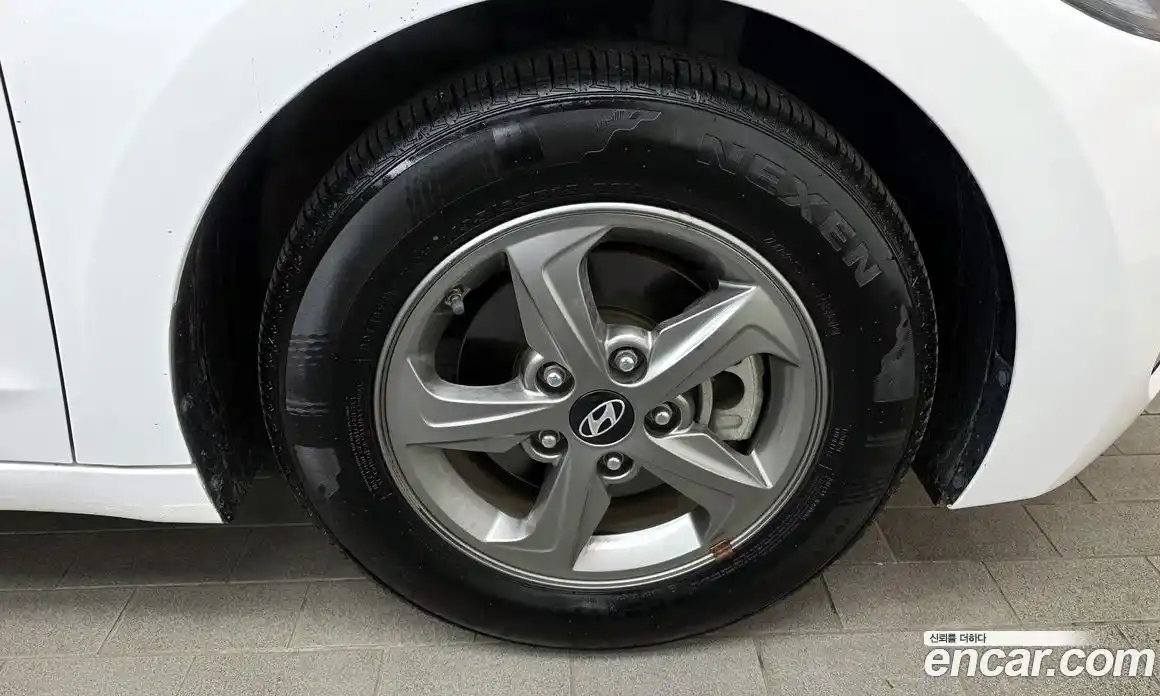 Hyundai Avante 2017 1.6 Механическая в Москве № 8053, фото 5