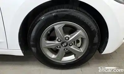 Hyundai Avante 2017 1.6 Механическая в Москве № 8053, миниатюра 5