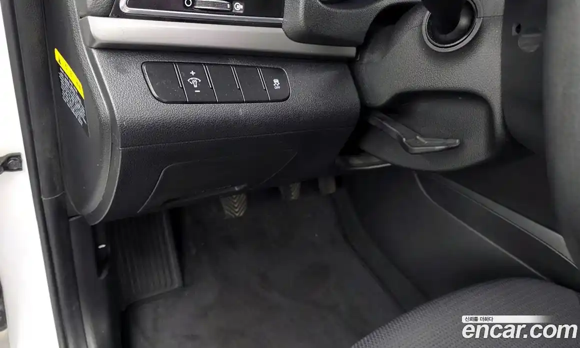 Hyundai Avante 2017 1.6 Механическая в Москве № 8053, фото 8