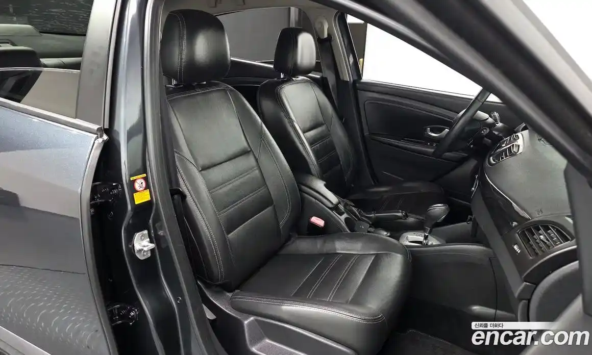 Renault SM3 2014 1.6 Автомат в Москве № 107321, фото 20