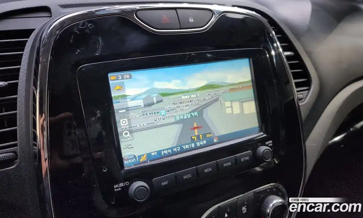 Renault QM3 2014 1.5 Автомат в Москве № 107359, фото 18