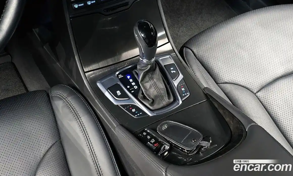 Hyundai Grandeur 2016 3.0 Автомат в Москве № 111158, фото 14
