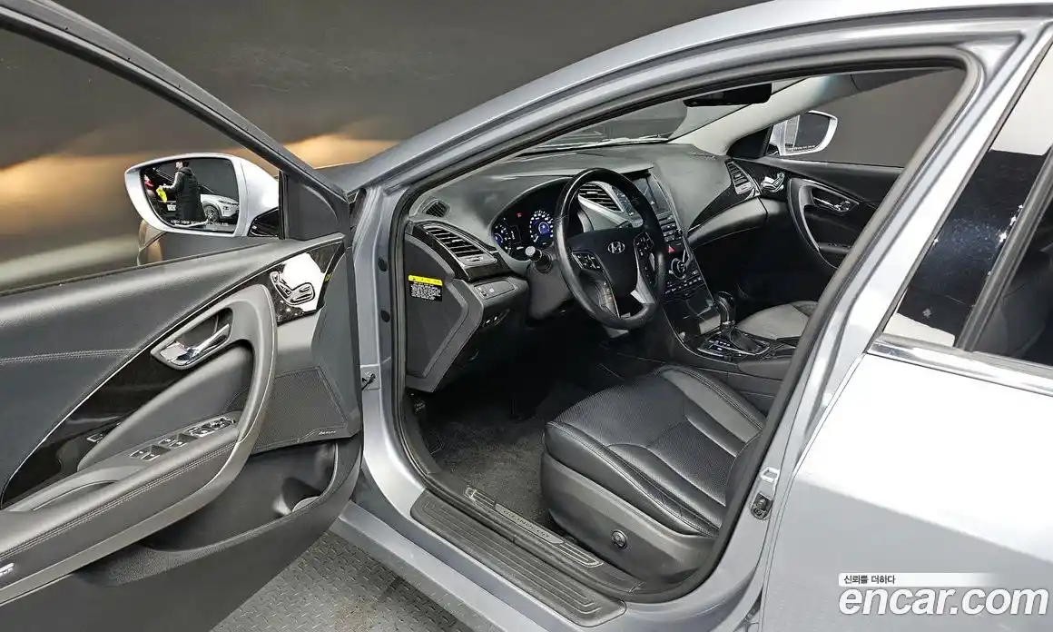 Hyundai Grandeur 2016 3.0 Автомат в Москве № 111158, фото 3