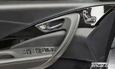 Hyundai Grandeur 2016 3.0 Автомат в Москве № 111158, миниатюра 7