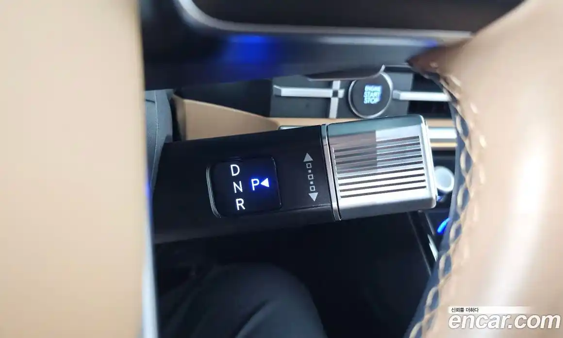 Hyundai Santa Fe 2024 1.6 Автомат в Москве № 113313, фото 17