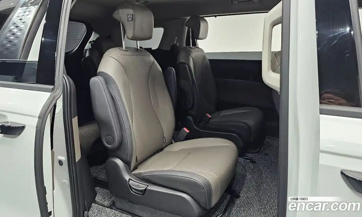 Kia Canival 2024 2.2 Автомат в Москве № 120173, фото 3