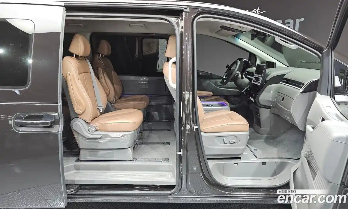 Hyundai Staria 2024 3.5 Автомат в Москве № 124837, фото 7