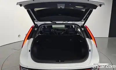 Kia Niro 2022 1.6 Автомат в Москве № 133244, миниатюра 2