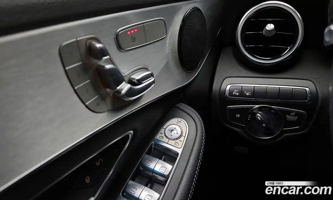 Mercedes-Benz C-Class 2018 2.0 Автомат в Москве № 143466, фото 19