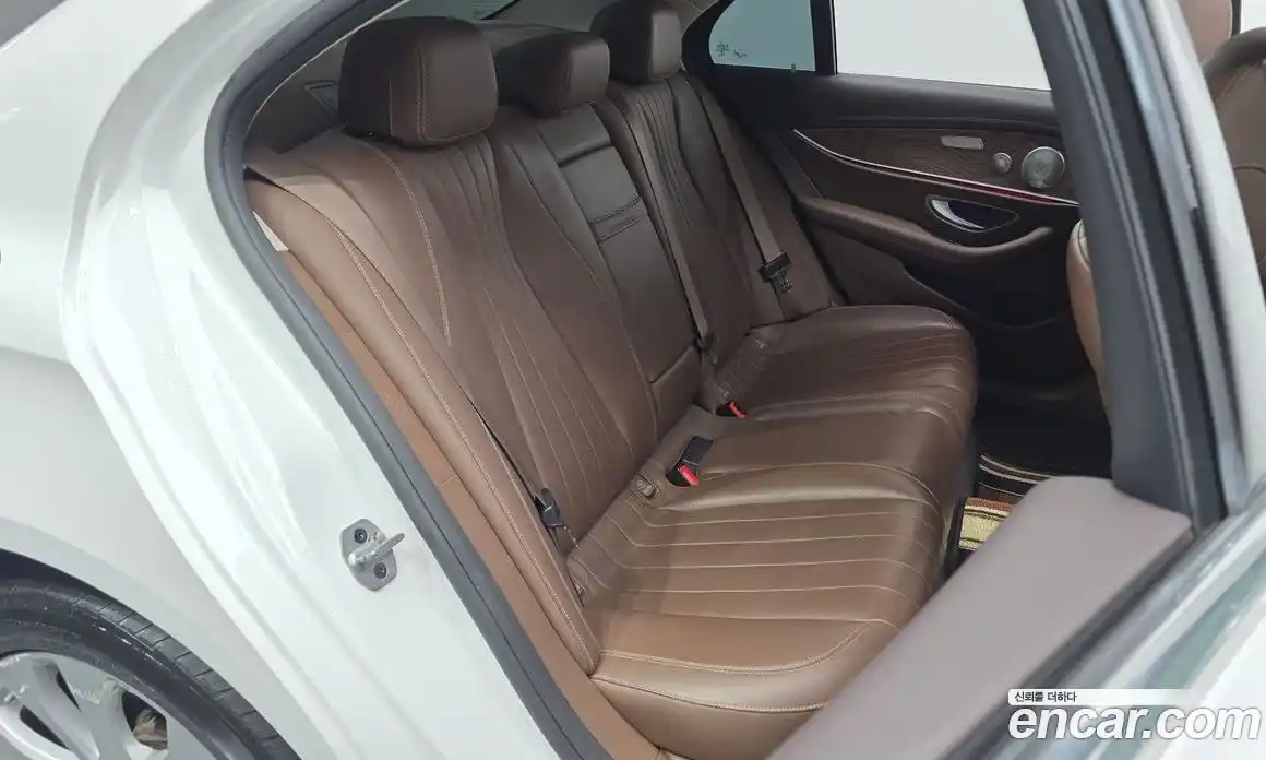 Mercedes-Benz E-Class 2019 2.0 Автомат в Москве № 147806, фото 19