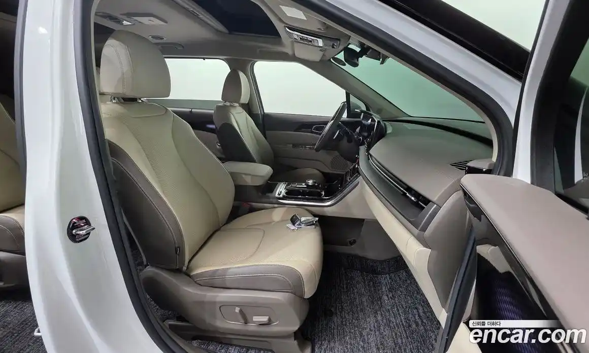 Kia Canival 2023 3.5 Автомат в Москве № 15904, фото 17