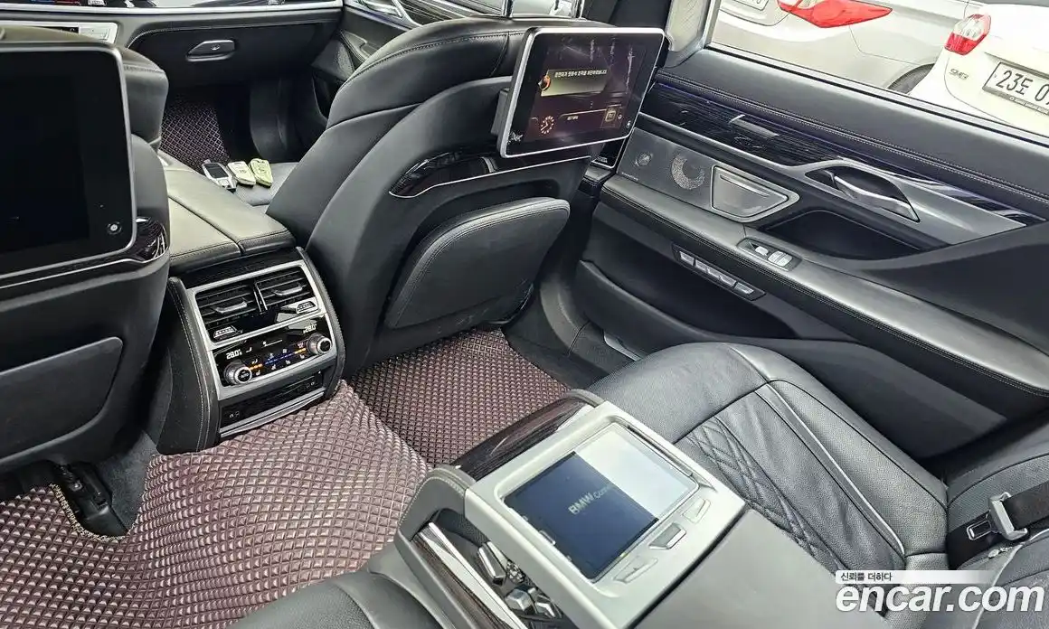 BMW 7-Series 2017 6.6 Автомат в Москве № 159123, фото 13