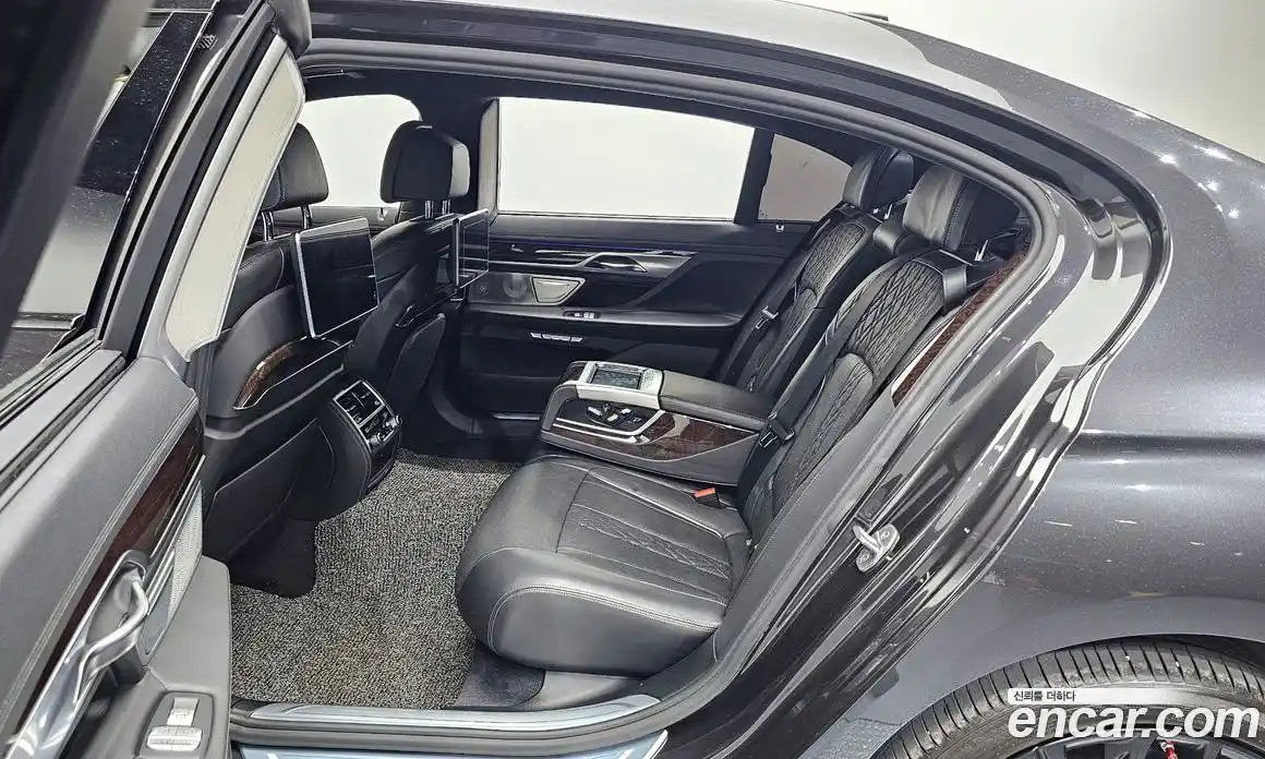 BMW 7-Series 2016 4.4 Автомат в Москве № 159164, фото 9