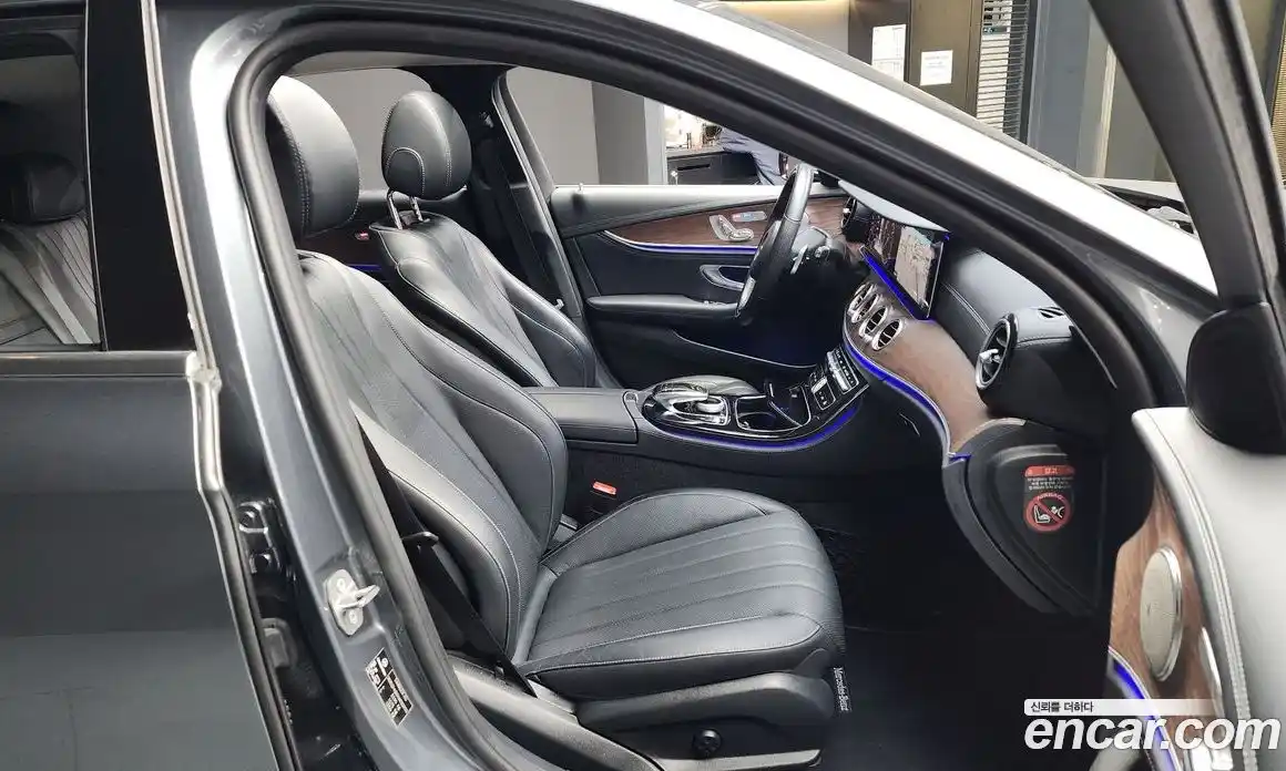 Mercedes-Benz E-Class 2017 2.0 Автомат в Москве № 160824, фото 13