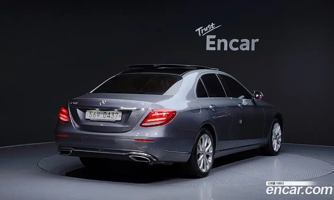 Mercedes-Benz E-Class 2017 2.0 Автомат в Москве № 160824, фото 17