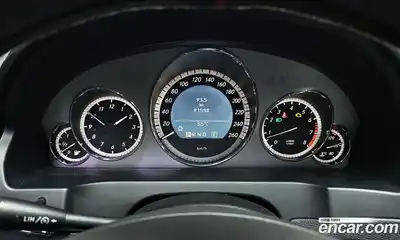 Mercedes-Benz E-Class 2011 3.5 Автомат в Москве № 161893, миниатюра 3