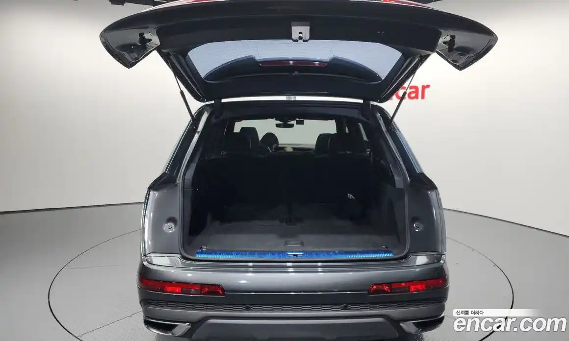 Audi Q7 2021 3.0 Автомат в Москве № 163104, фото 4