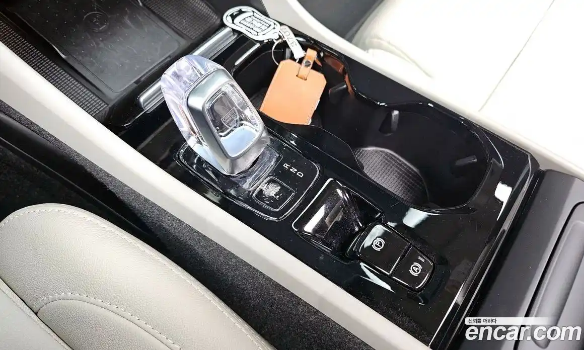 Volvo XC40 2024 2.0 Автомат в Москве № 164166, фото 15