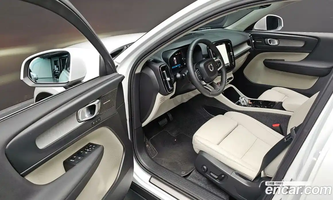 Volvo XC40 2024 2.0 Автомат в Москве № 164166, фото 20