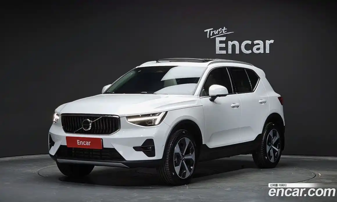 Volvo XC40 2024 2.0 Автомат в Москве № 164166, фото 4