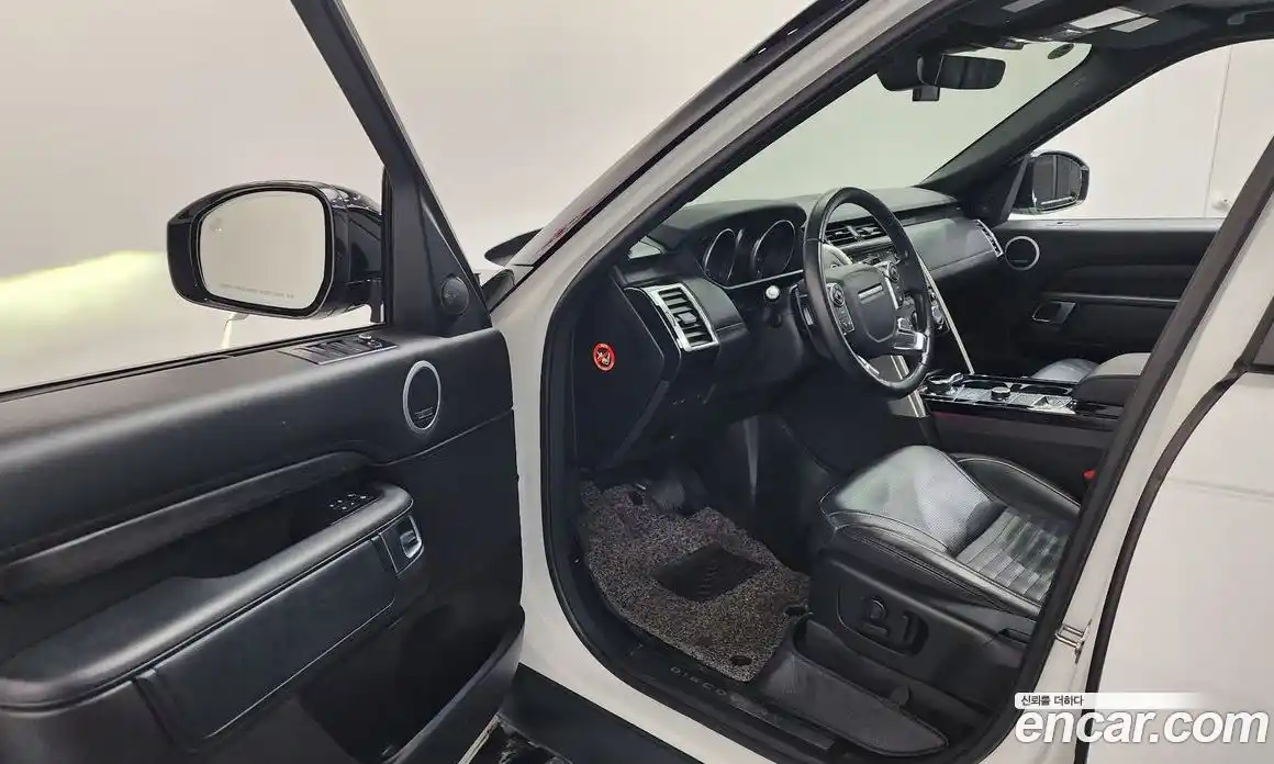 Land Rover Discovery 2017 3.0 Автомат в Москве № 166681, фото 19