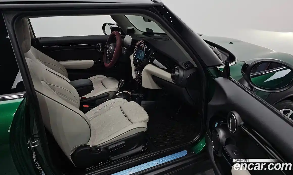 Mini Cooper 2023 2.0 Автомат в Москве № 166969, фото 19