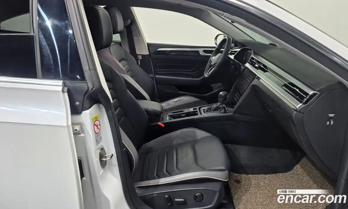 Volkswagen Arteon 2023 2.0 Автомат в Москве № 169064, фото 4