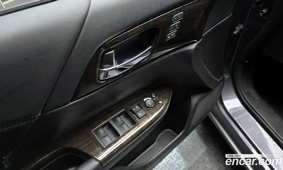 Honda Accord 2015 3.5 Автомат в Москве № 170686, фото 19