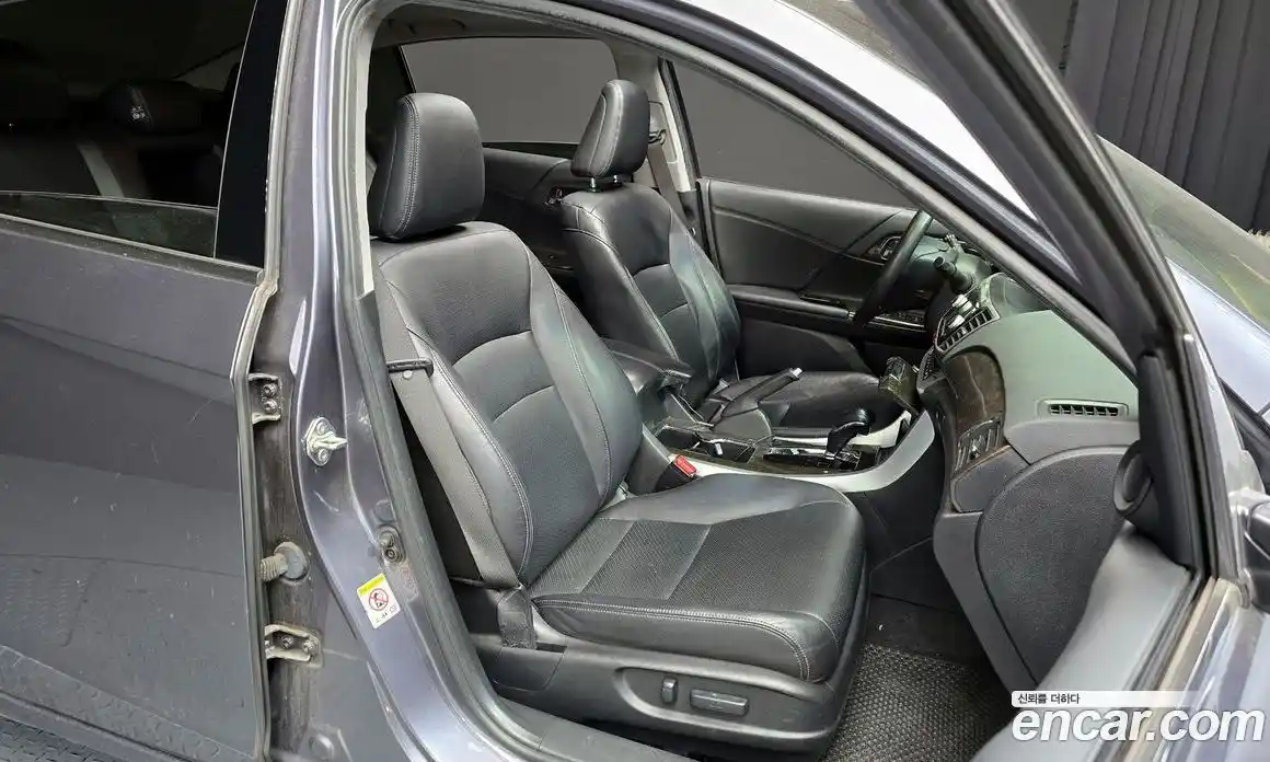 Honda Accord 2015 3.5 Автомат в Москве № 170686, фото 20