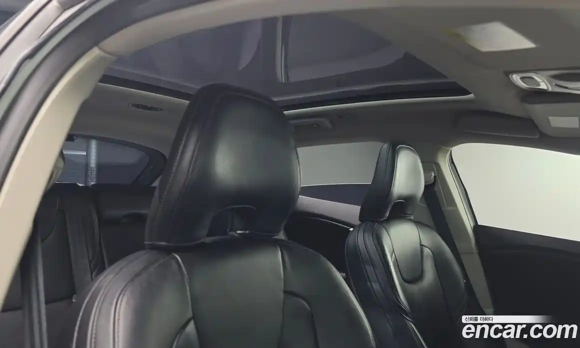 Volvo V40 2016 2.0 Автомат в Москве № 172359, фото 15