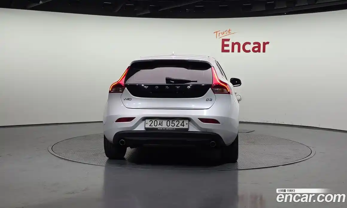 Volvo V40 2016 2.0 Автомат в Москве № 172359, фото 16