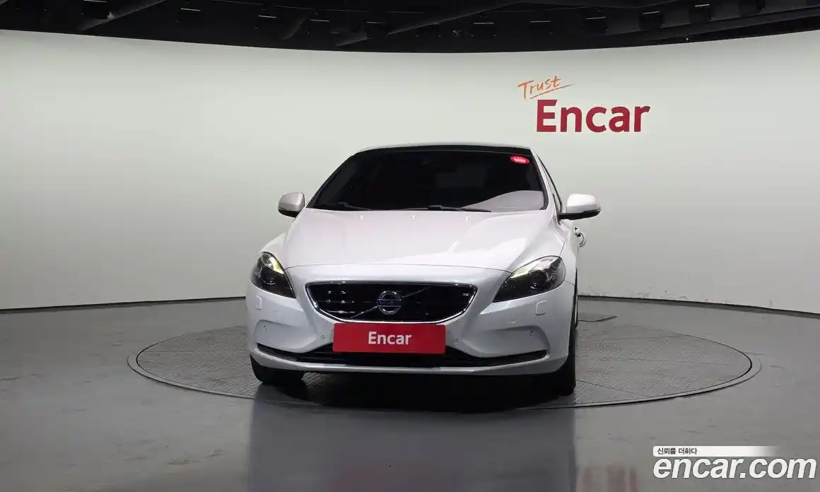 Volvo V40 2016 2.0 Автомат в Москве № 172359, фото 19