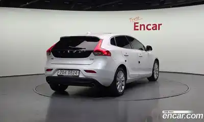 Volvo V40 2016 2.0 Автомат в Москве № 172359, миниатюра 8
