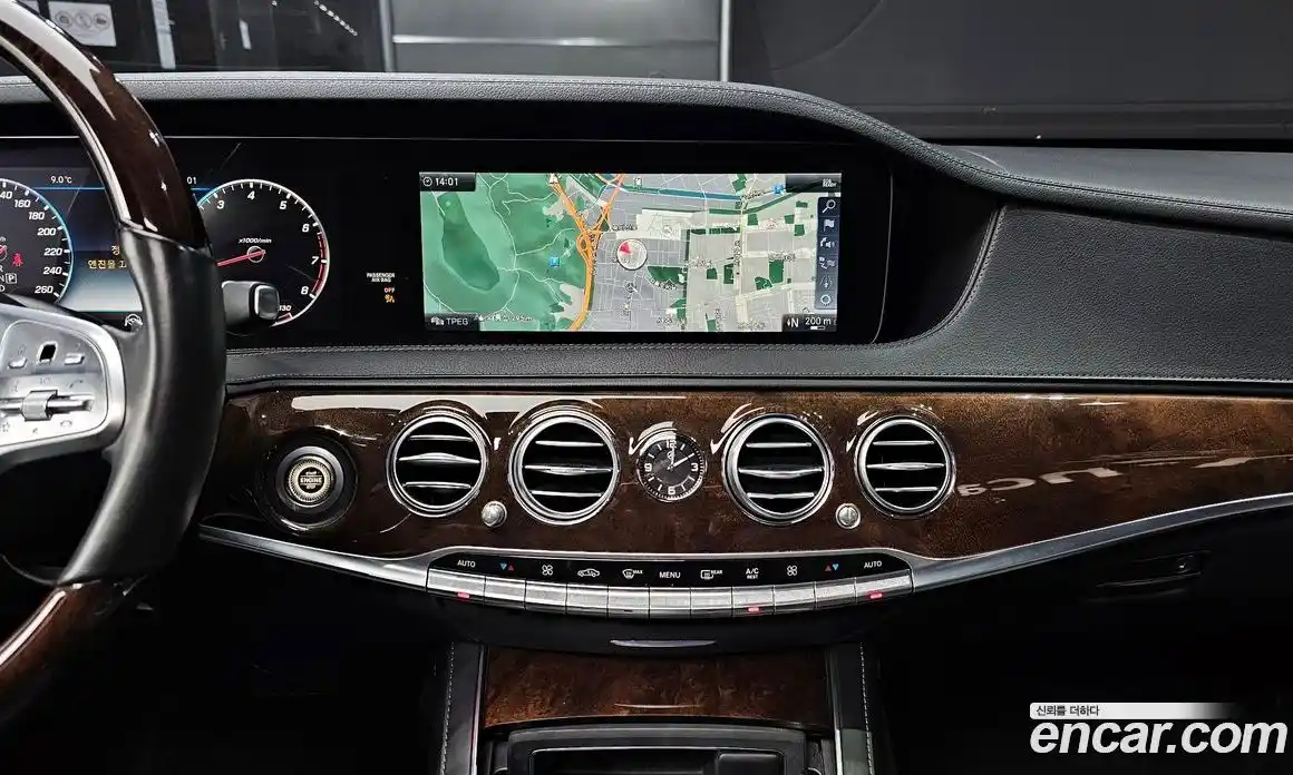 Mercedes-Benz S-Class 2018 4.0 Автомат в Москве № 195660, фото 15