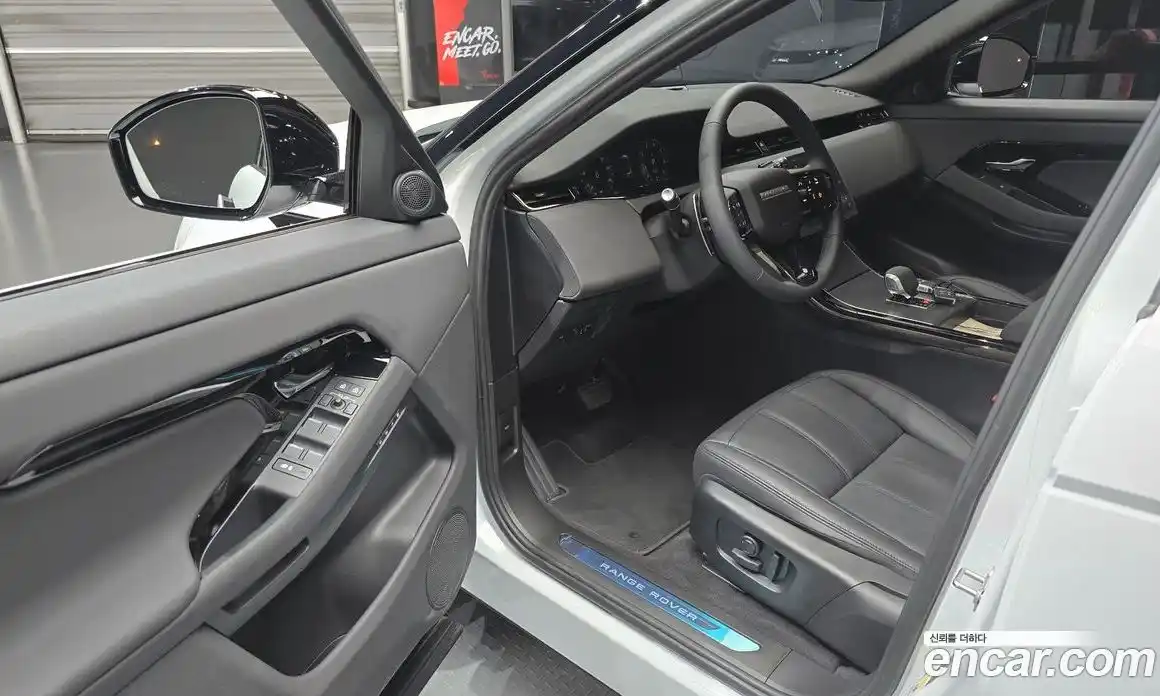 Land Rover Range-Rover Evoque 2026 2.0 Автомат в Москве № 198059, фото 17