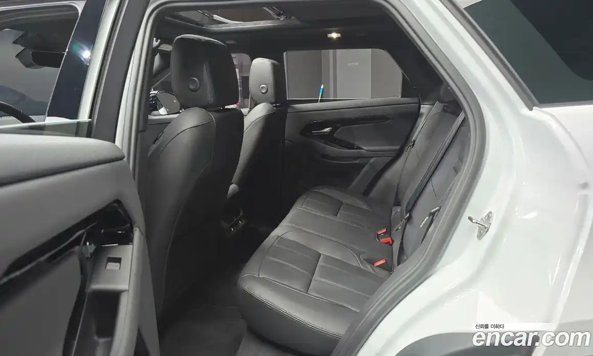 Land Rover Range-Rover Evoque 2026 2.0 Автомат в Москве № 198059, фото 18