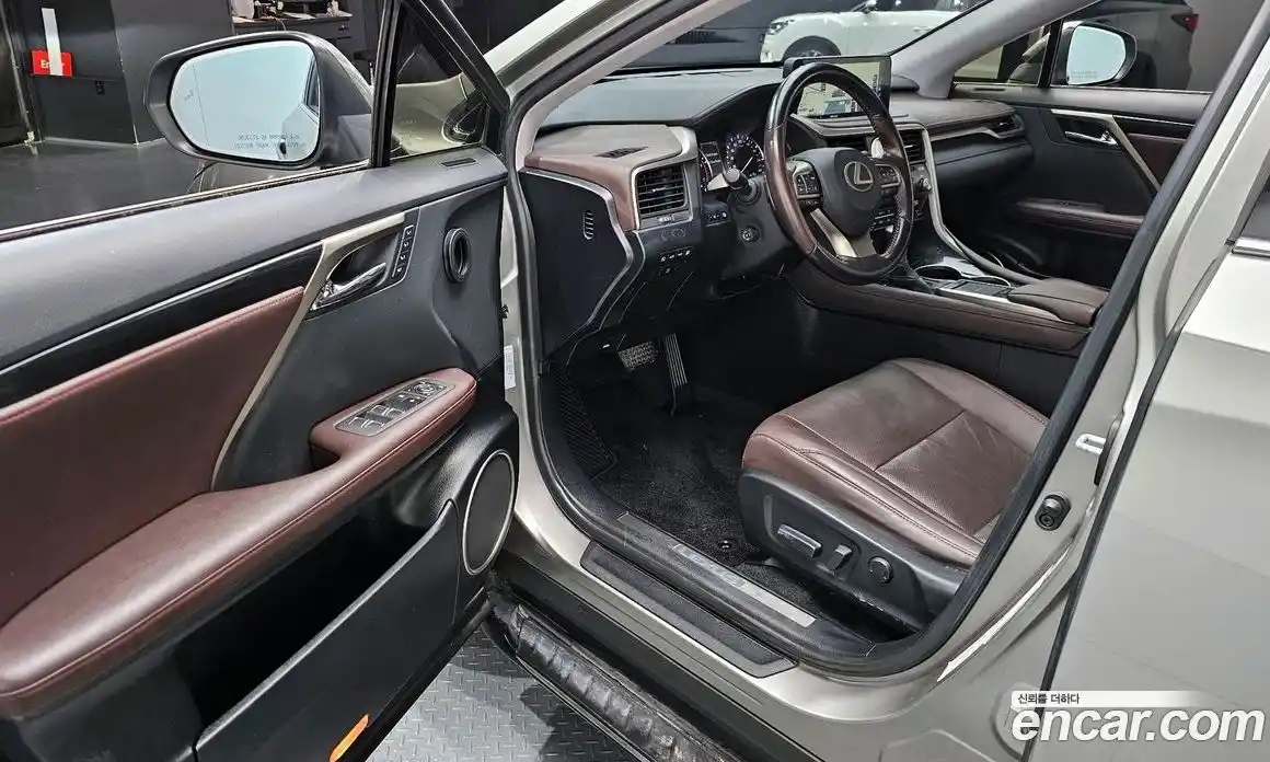 Lexus RX 2021 3.5 Автомат в Москве № 198908, фото 19