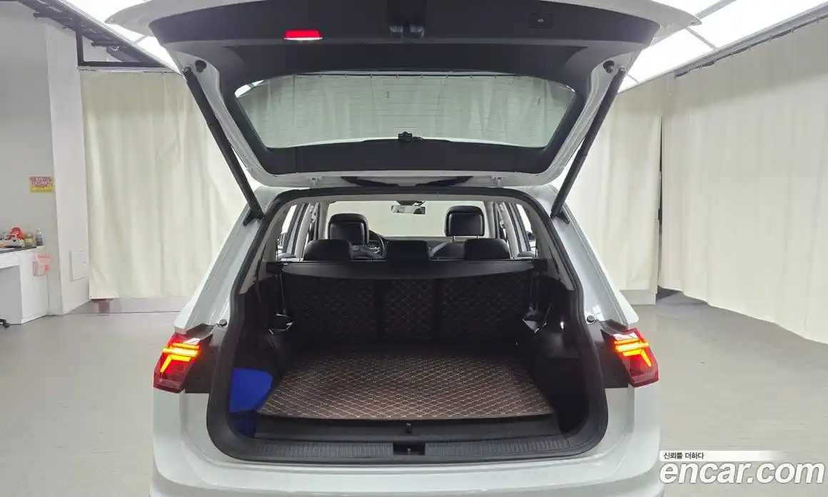 Volkswagen Tiguan 2023 2.0 Автомат в Москве № 198934, фото 16