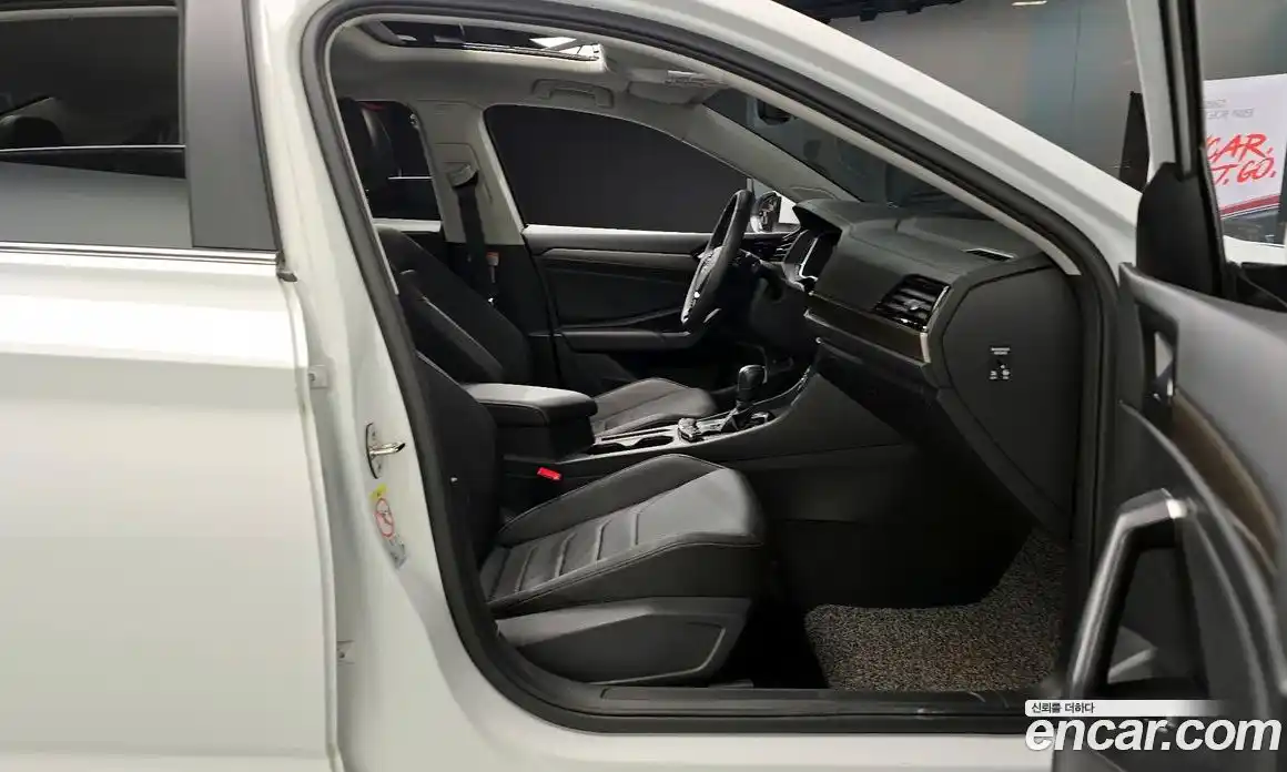 Volkswagen Jetta 2021 1.4 Автомат в Москве № 198956, фото 1