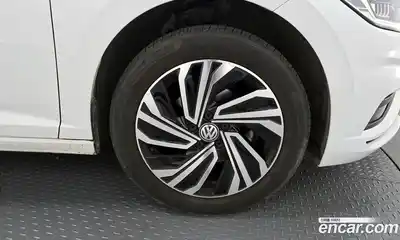 Volkswagen Jetta 2021 1.4 Автомат в Москве № 198956, миниатюра 3