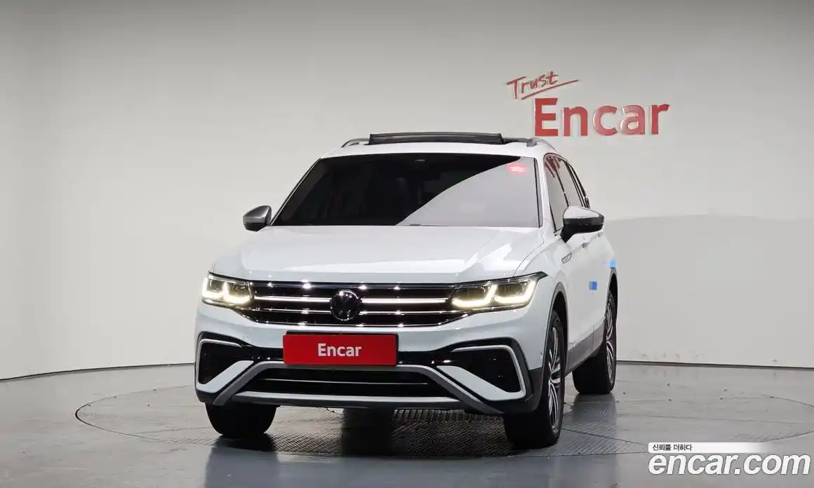 Volkswagen Tiguan 2023 2.0 Автомат в Москве № 198997, фото 4