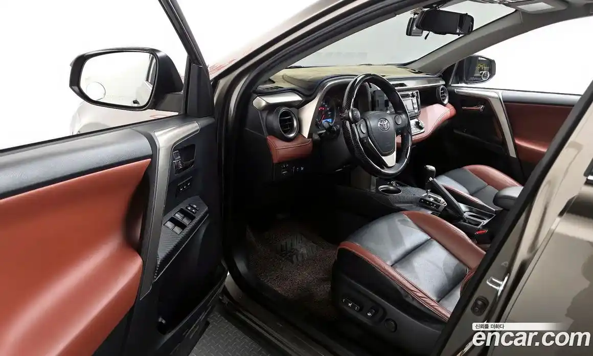 Toyota RAV4 2015 2.5 Автомат в Москве № 199629, фото 13