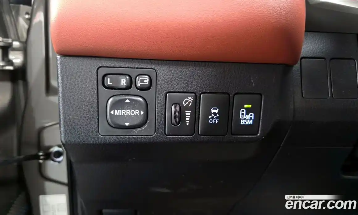 Toyota RAV4 2015 2.5 Автомат в Москве № 199629, фото 15