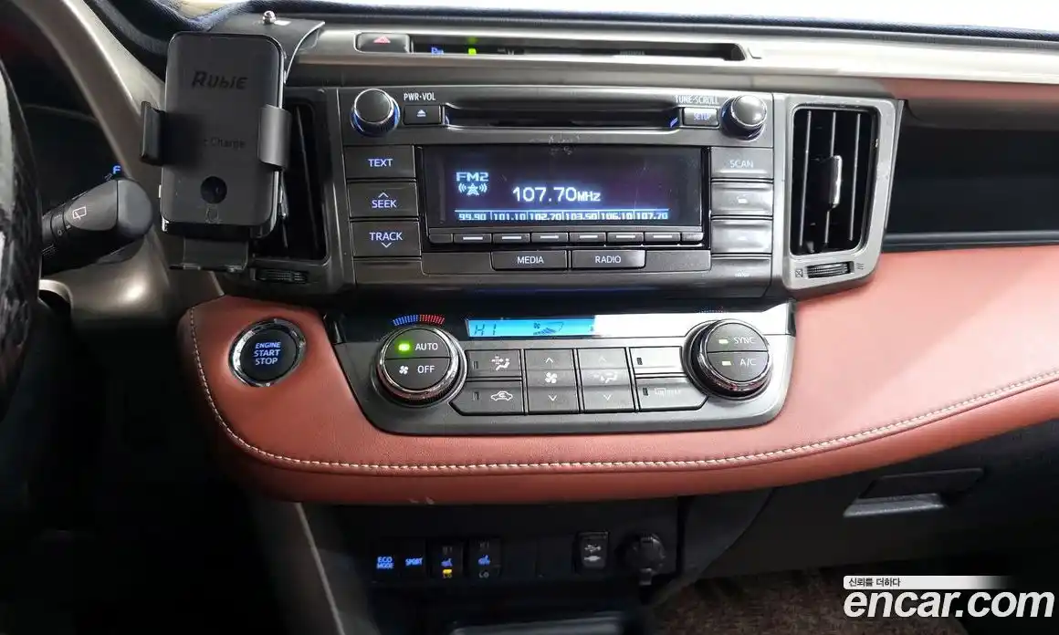 Toyota RAV4 2015 2.5 Автомат в Москве № 199629, фото 20