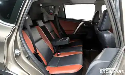 Toyota RAV4 2015 2.5 Автомат в Москве № 199629, миниатюра 6