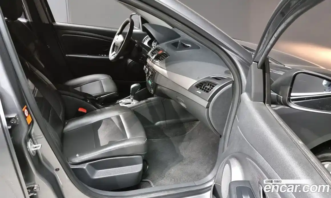 Renault SM3 2018 1.6 Автомат в Москве № 204680, фото 19