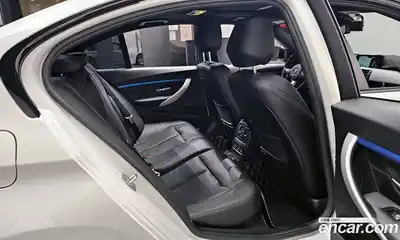 BMW 3-Series 2017 2.0 Автомат в Москве № 211421, миниатюра 3