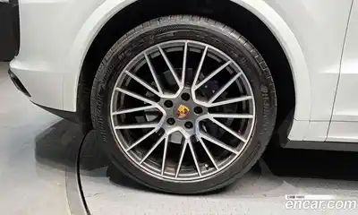 Porsche Cayenne 2021 3.0 Автомат в Москве № 213162, миниатюра 3